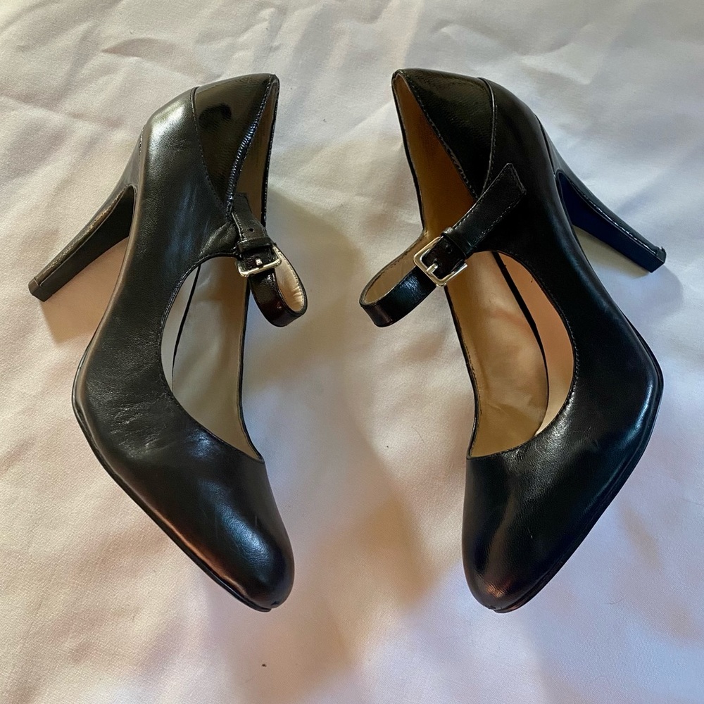 Nine West Black Leather Mary Jane Pumps